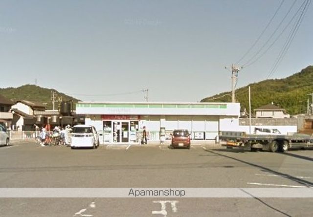 コンビニ　ファミリーマート（コンビニ）まで203m