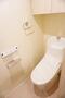 トイレ　トイレは快適な温水洗浄便座付き