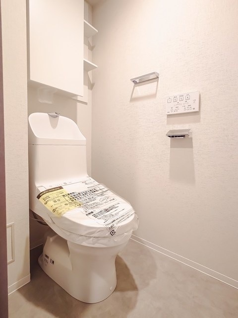 トイレ　※写真は同タイプ住戸です。
