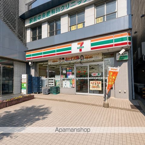コンビニ　セブン－イレブン越谷せんげん台駅西口店（コンビニ）まで831m