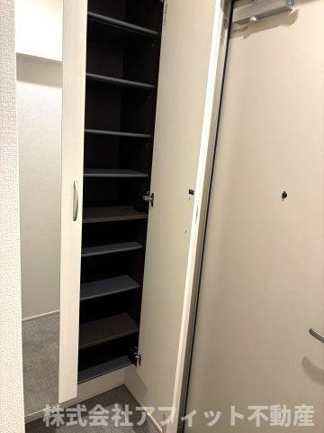 玄関　シューズボックス