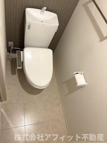 トイレ　温水洗浄暖房便座