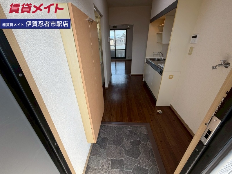 玄関　同物件別室写真