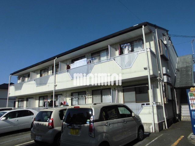 建物外観　南向きの２階建てマンション