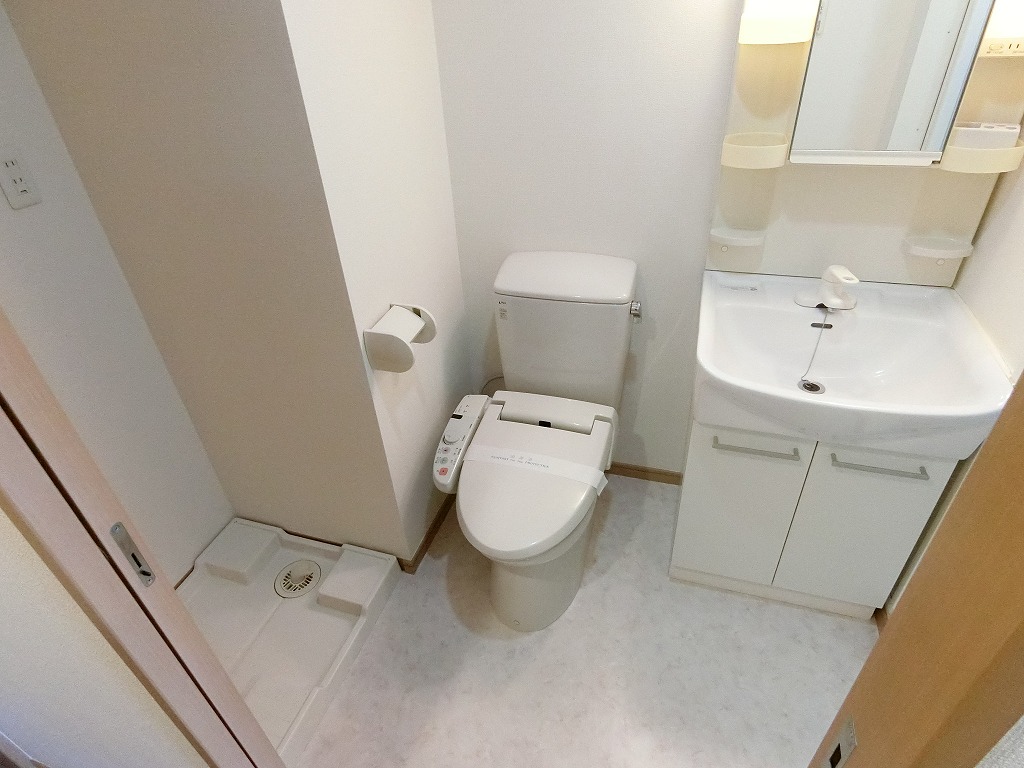 トイレ　癖になるウォシュレット完備