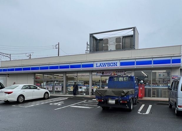 コンビニ　ローソン（コンビニ）まで550m