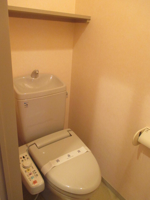 トイレ　落ち着いた色調のトイレです♪