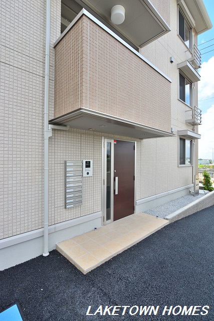 エントランス　オートロック付のエントランスです。