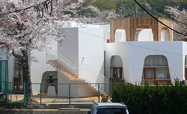 幼稚園・保育園　みどりの保育園（幼稚園・保育園）まで402m