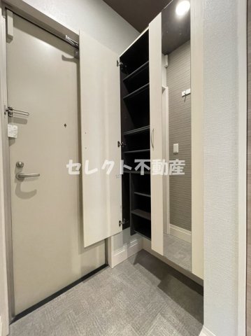 玄関　【エクスプレス新八代 A棟】A103 玄関