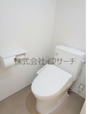 東急田園都市線 池尻大橋駅 徒歩7分 3階建 築40年のトイレ写真