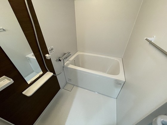 バス・シャワールーム　※別部屋の写真です