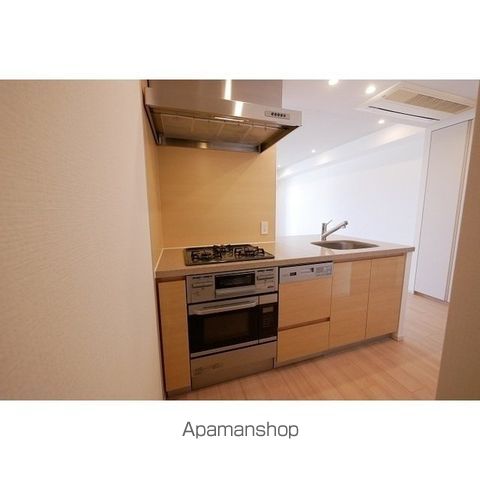 コンフォリア新宿イーストサイドタワーのキッチン写真