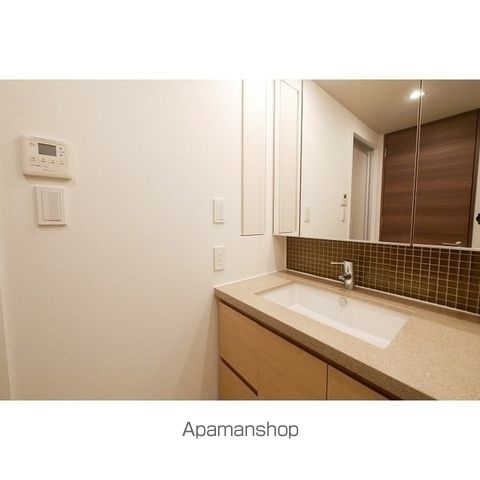 コンフォリア新宿イーストサイドタワーの内装写真