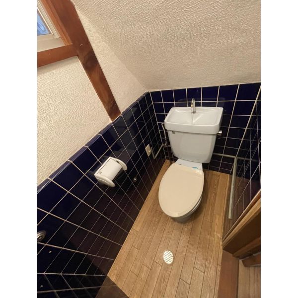 Re-Home鳳西町のトイレ写真