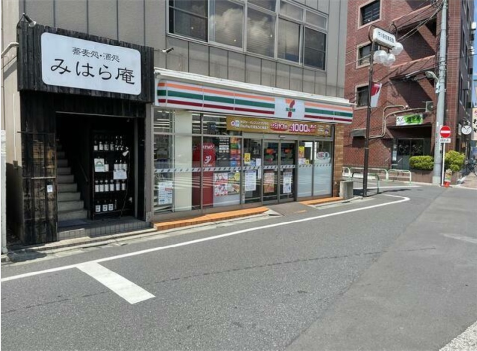 コンビニ　セブンイレブン豊島千川駅前店（コンビニ）まで292m
