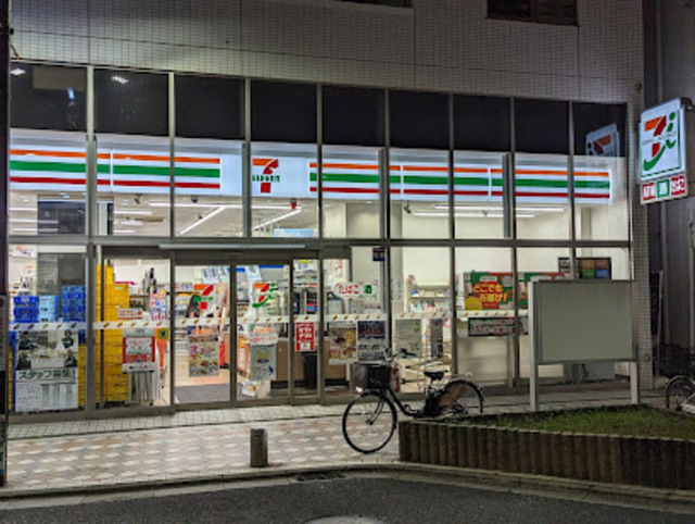 コンビニ　セブンイレブン横浜藤棚商店街店（コンビニ）まで298m