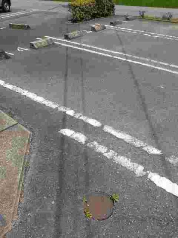 駐車場　駐車場があるので、車を買う予定の方も安心です
