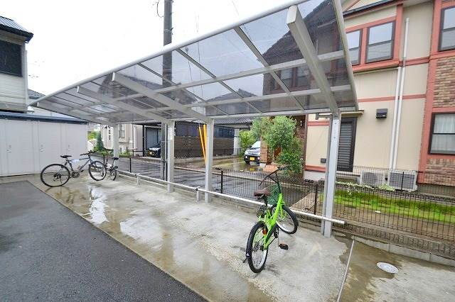 その他共有部分　駐輪場も広々♪