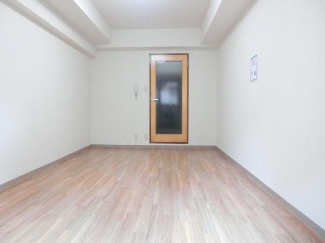 居室・リビング　バルコニーから見たお部屋