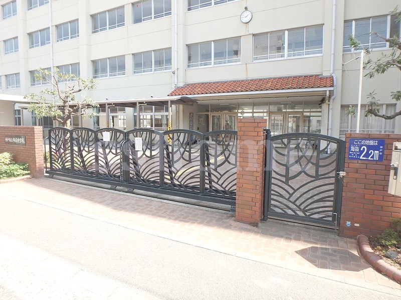中学校　神戸市立本庄中学校（中学校）まで1033m