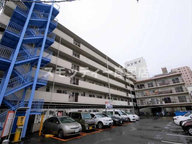 建物外観　外観は落ち着いています