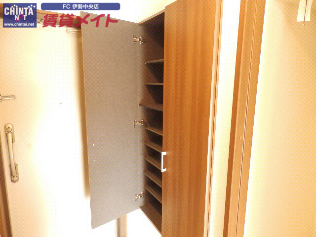 玄関　靴箱