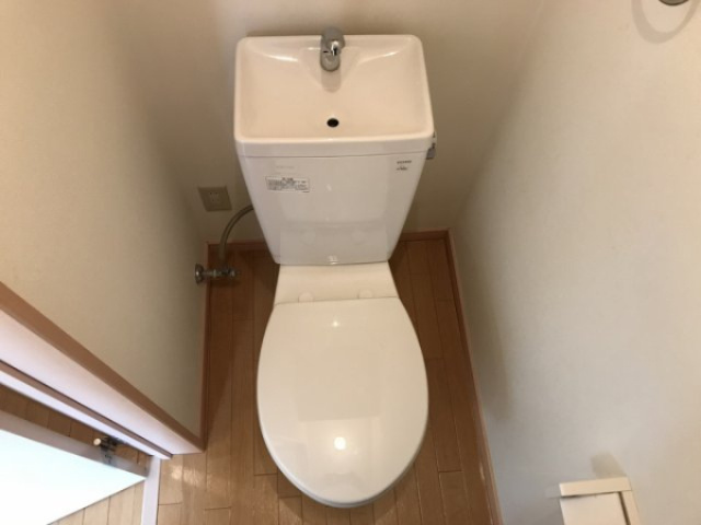 トイレ　同物件別部屋です。