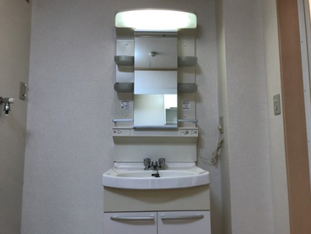 洗面設備　同物件別部屋です。