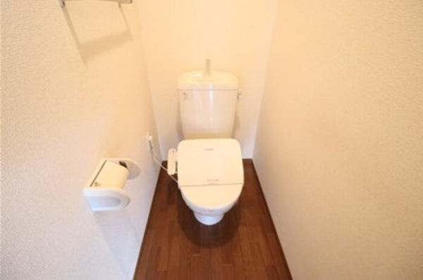 トイレ　同建物別部屋写真