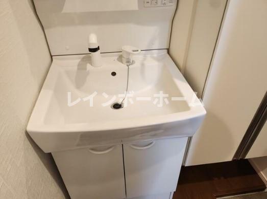 洗面設備　脱衣スペースもあります
