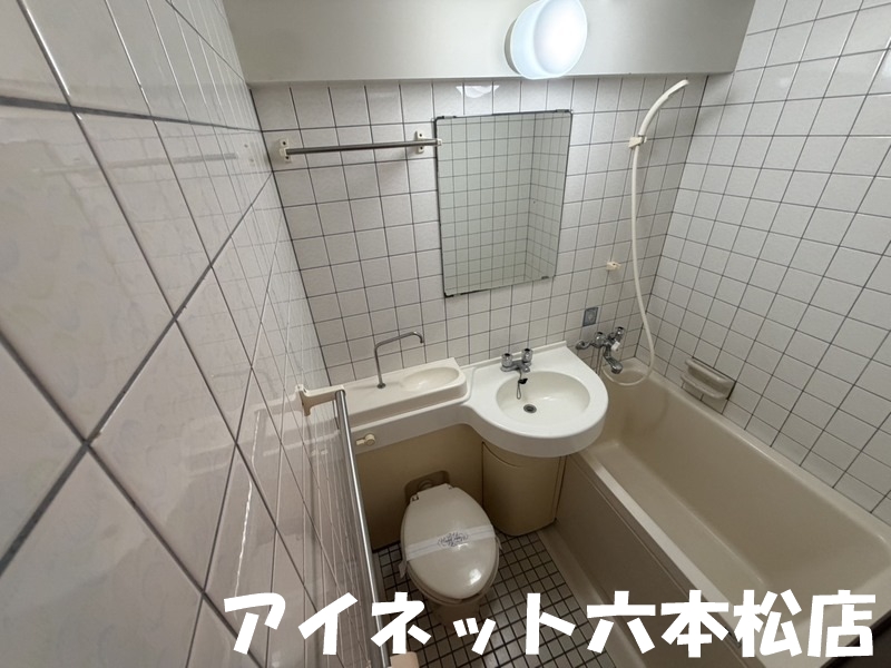 バス・シャワールーム　1日の疲れを癒しましょう