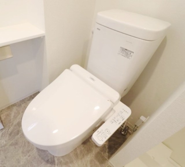 トイレ　別部屋同仕様タイプ
