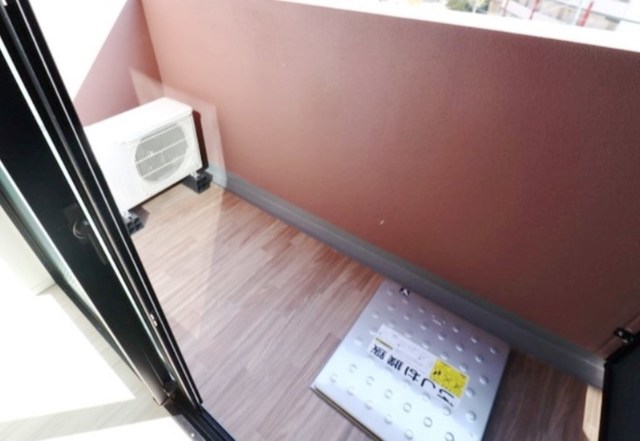 バルコニー　別部屋同仕様タイプ