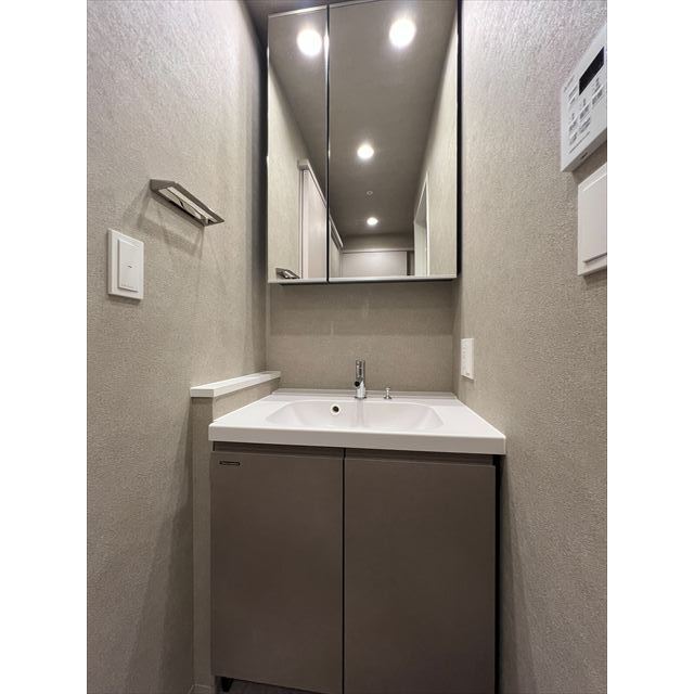 洗面設備　※写真は０３０２号室