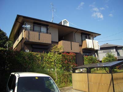 相楽郡精華町桜が丘のアパートの建物外観