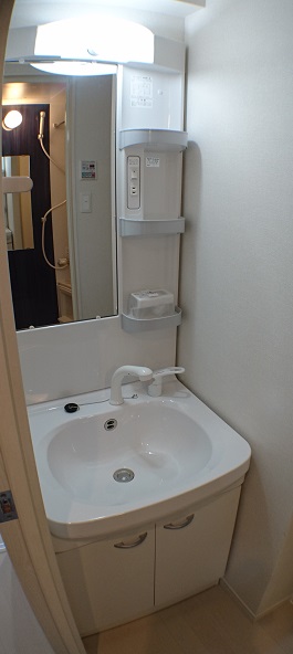 洗面設備　シャワー付洗面