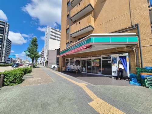 コンビニ　ローソンストア100 古出来店（コンビニ）まで406m