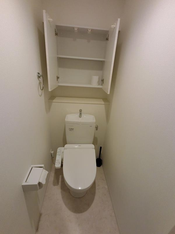 トイレ　温水洗浄便座