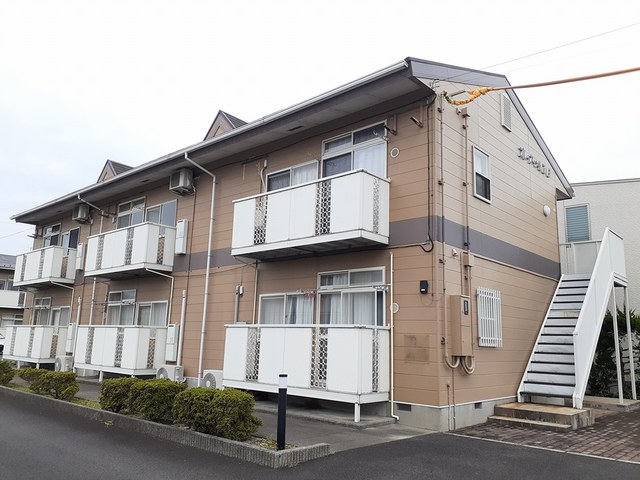 出雲市天神町のアパートの建物外観