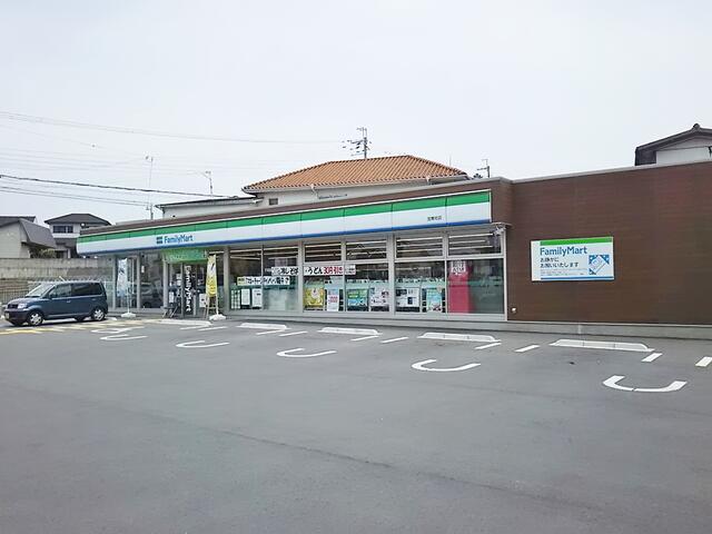コンビニ　ファミリーマート 加東社店（コンビニ）まで580m