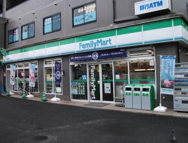 コンビニ　ファミリーマート豊島園駅前店（コンビニ）まで606m
