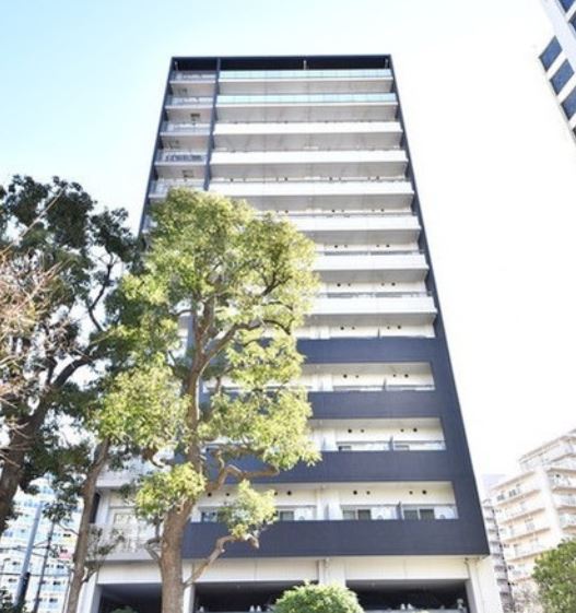 建物外観　★外壁タイル張り、重厚感のある外観★