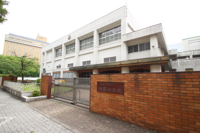 【GRAN PASEO名古屋伏見の小学校】