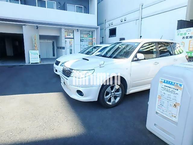 【アクシーズタワー大門町の駐車場】