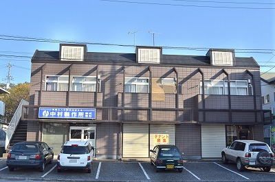 【ハイツ篠崎の建物外観】