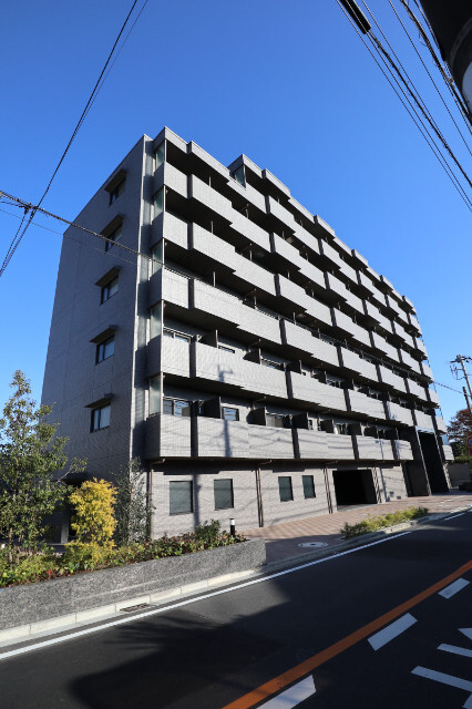 【ルーブル川崎上平間弐番館の建物外観】