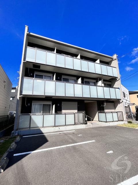 摂津市鳥飼和道のマンションの建物外観