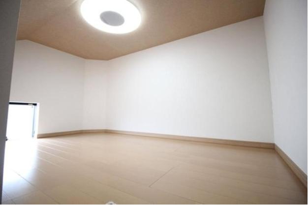 収納　３階の天井に天井裏の収納（ロフト）スペースあり。