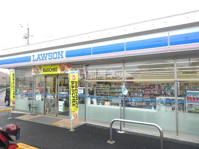 コンビニ　ローソン 四日市まきの木台店（コンビニ）まで639m